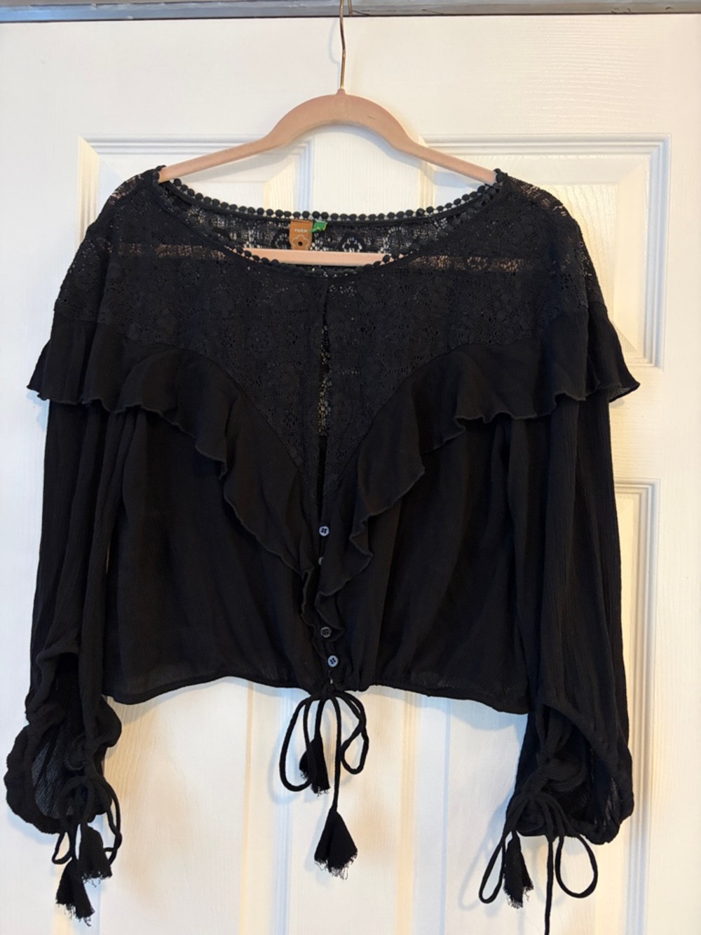FARM Rio Black Lace-Trim Ruffle Button Blouse size medium